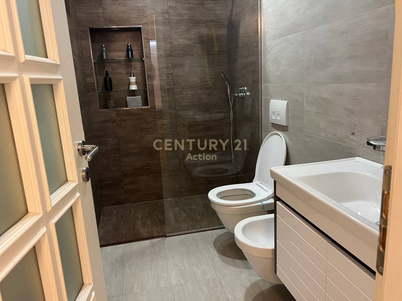 APPARTAMENTO 2+1 IN AFFITTO – DRY LAKE, TIRANA ✨