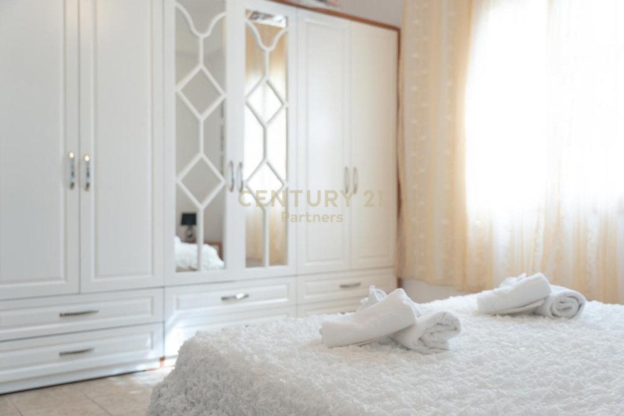 MINI HOTEL ME QIRA NE UJE TE FTOHTE VLORE