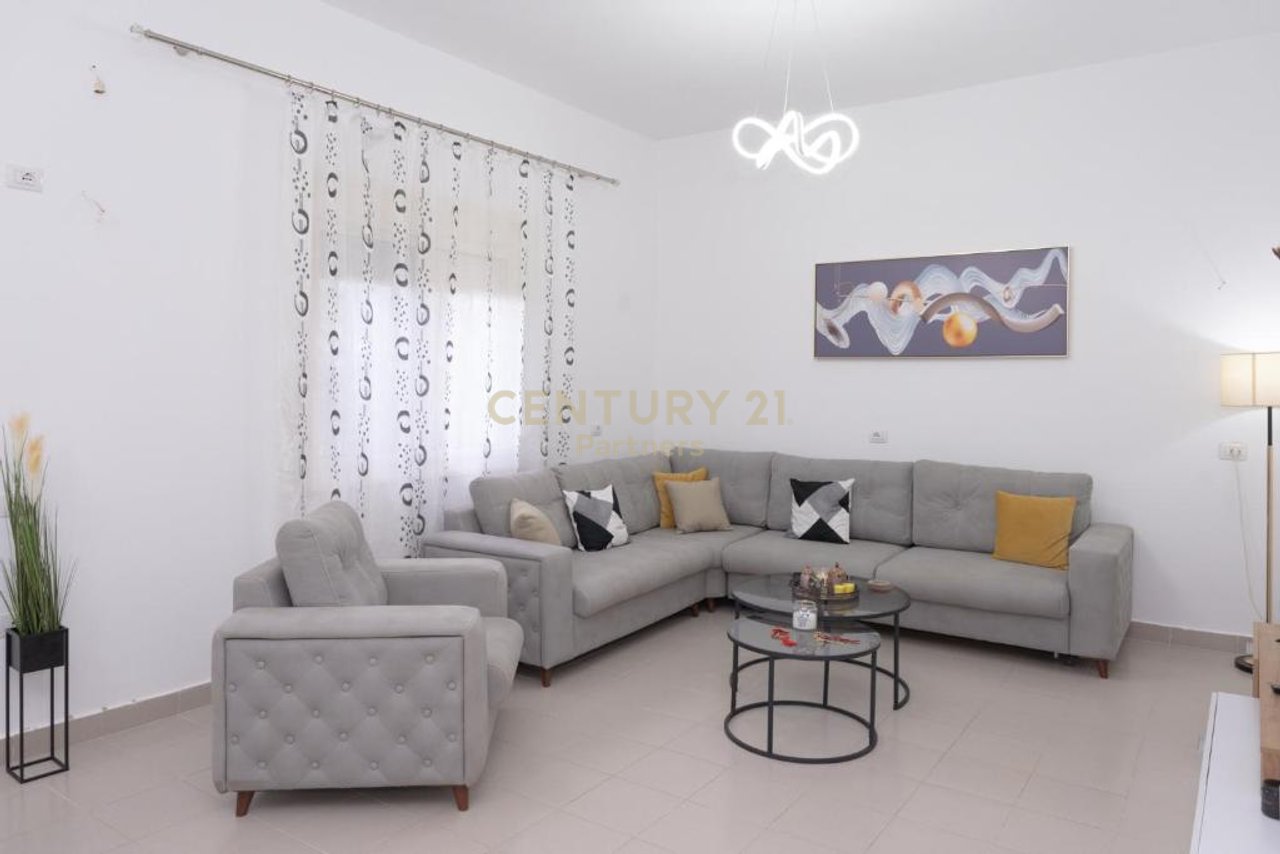 MINI HOTEL ME QIRA NE UJE TE FTOHTE VLORE