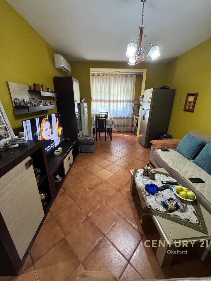 SHITET APARTAMENT 2+1 TE MEDRESEJA