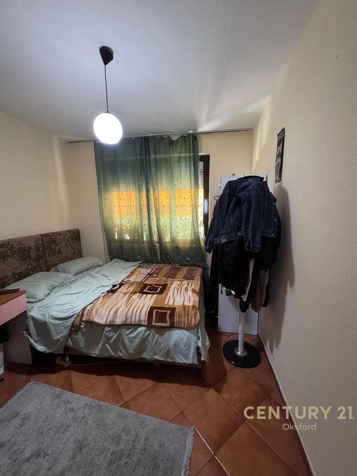SHITET APARTAMENT 2+1 TE MEDRESEJA