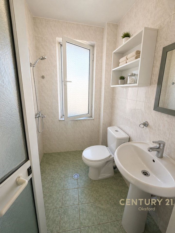 SHITET APARTAMENT 2+1 TE MEDRESEJA