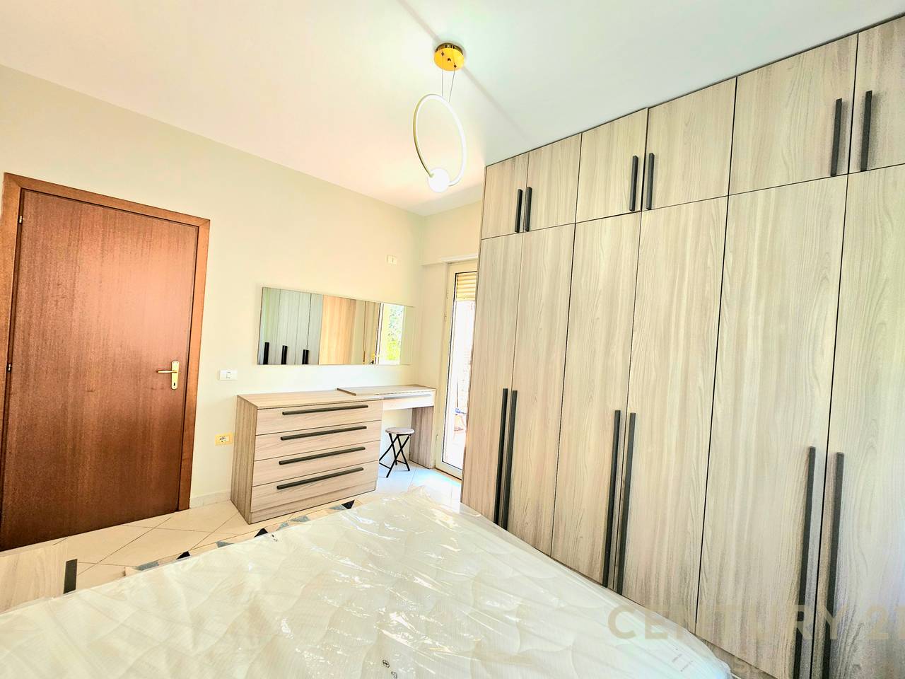 APARTAMENT 1+1 PER QIRA NE LIQENIN E THATE