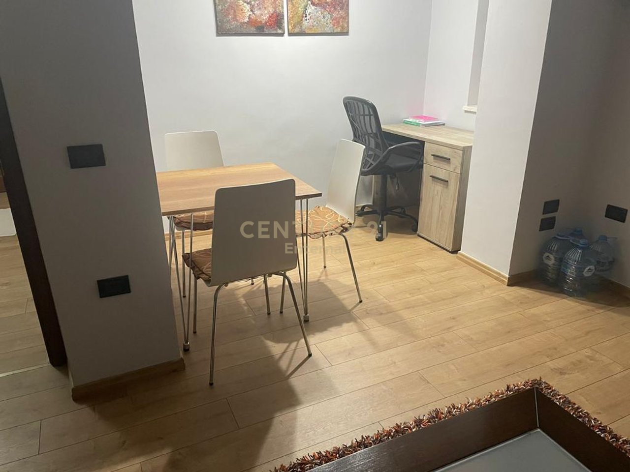 Myslym Shyri - Appartamento Moderno 1+1 in Affitto Vicino a Kastrati