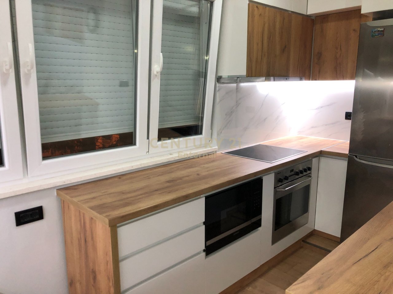 Myslym Shyri - Appartamento Moderno 1+1 in Affitto Vicino a Kastrati