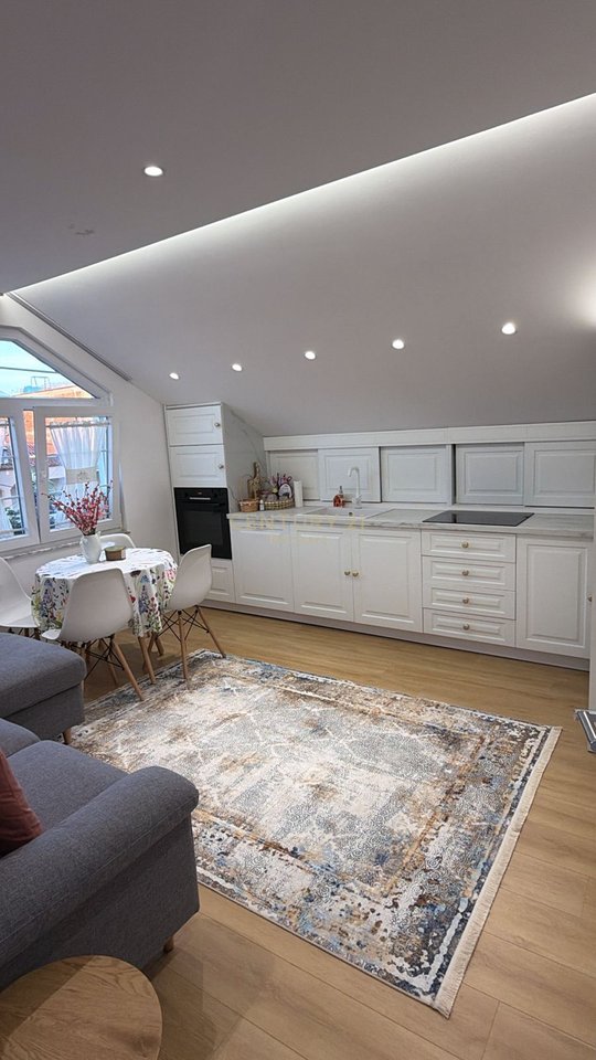 SHITET VILE PRANE BULEVARDIT TE RI