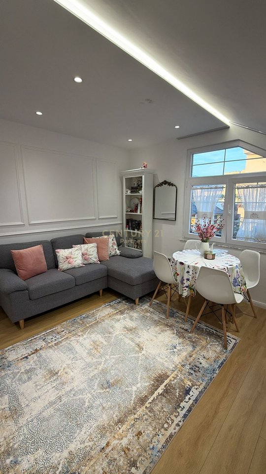 SHITET VILE PRANE BULEVARDIT TE RI