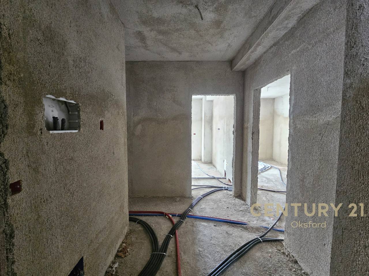 APPARTAMENTO IN VENDITA 2+1 PIÙ LAVANDERIA VICINO AL CAMPO DI AVIAZIONE!