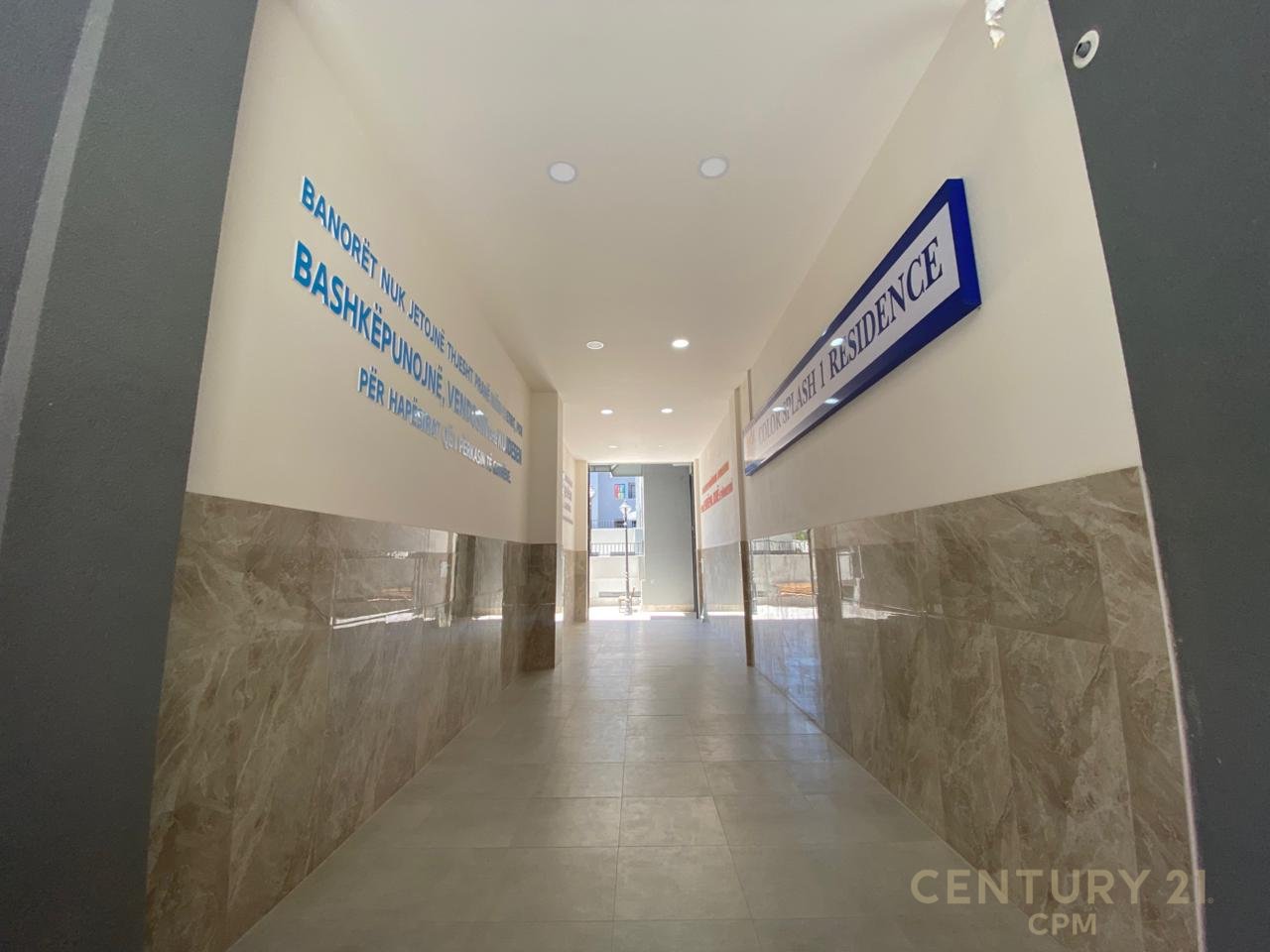 COLOR SPLASH PASKUQANI JAPIM ME QIRA APARTAMENT 2+1