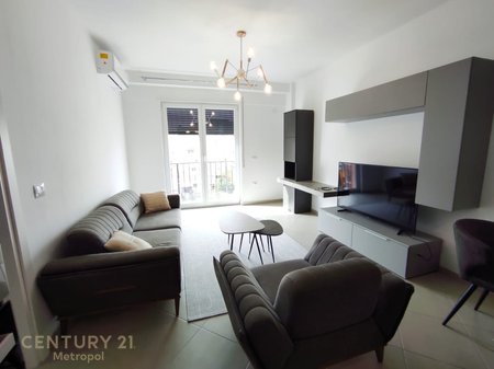 🏡 APARTAMENT PËR SHITJE TEK 21 DHJETORI – PRANË INXHINIERISË