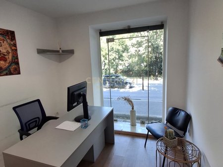 Jepet me Qira "Ambient Biznesi" në Katin 0 – Bulevardi Bajram Curri, pranë Xhamisë së Tabakëve dhe Shkollës së Baletit