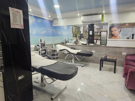 Spazio Commerciale In Affitto in Via Durrës, Tirana - 500€ | 70 m²