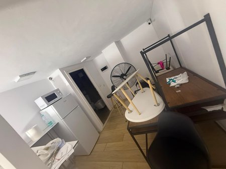 🏢 DYQAN ME QIRA –BUZE RRUGE, ASTIR