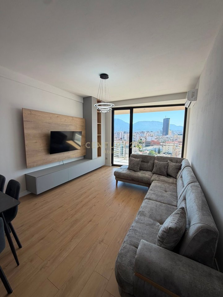 JAPIM APARTAMENT 3+1 ME POST PARKIMI ME QIRA TEK MINE PEZA!