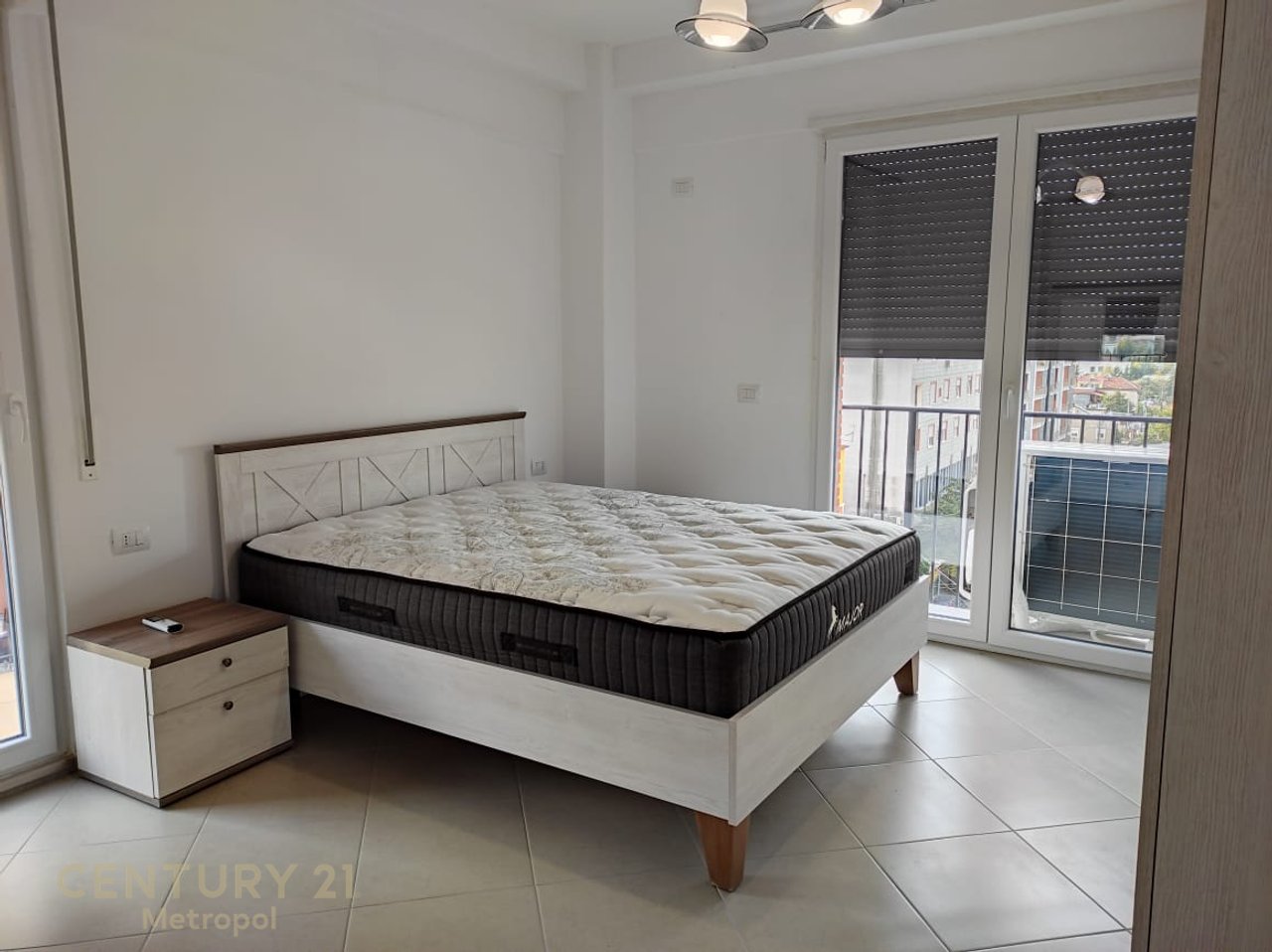 🏡 APARTAMENT PËR SHITJE TEK 21 DHJETORI – PRANË INXHINIERISË