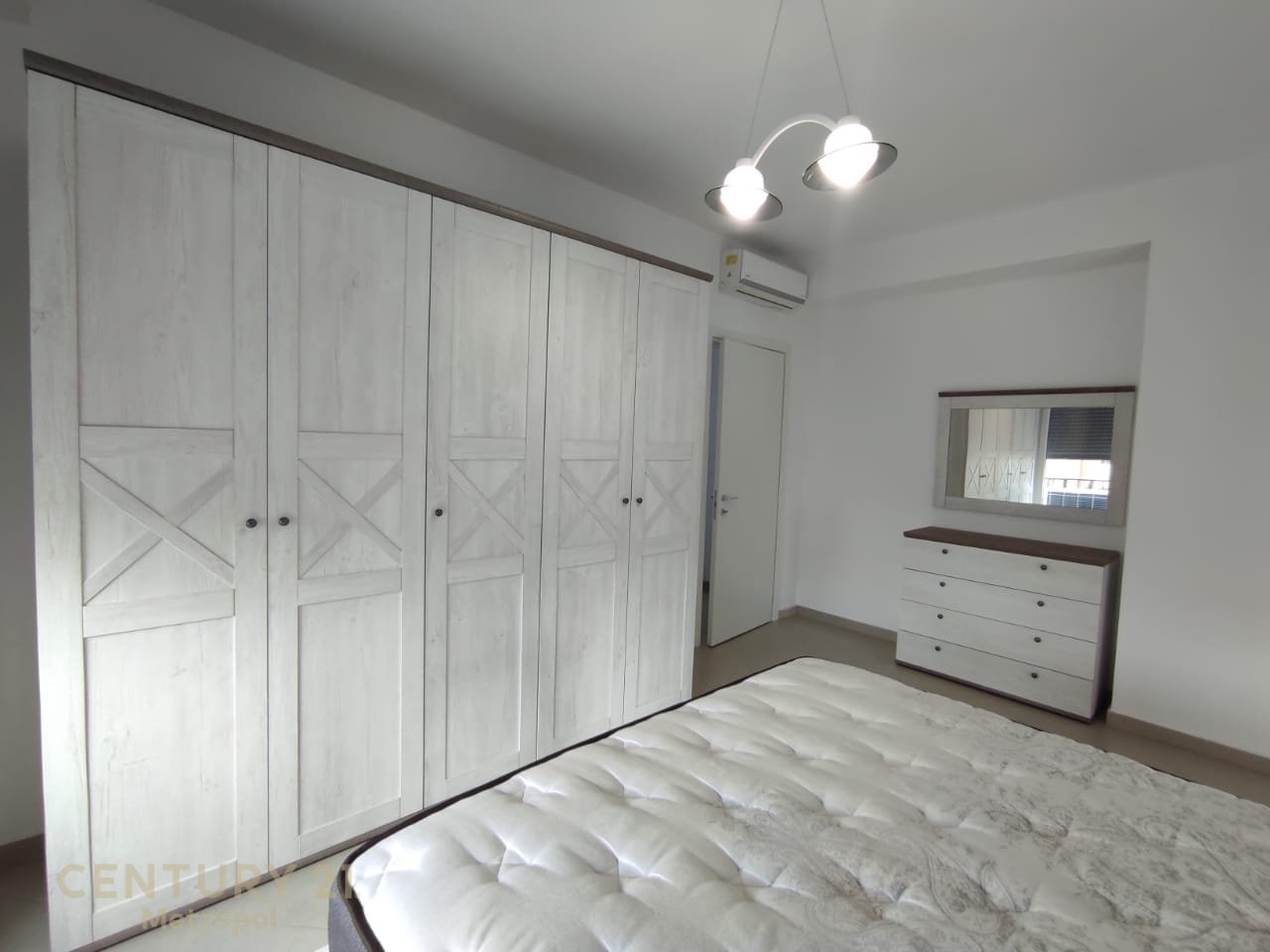 🏡 APARTAMENT PËR SHITJE TEK 21 DHJETORI – PRANË INXHINIERISË