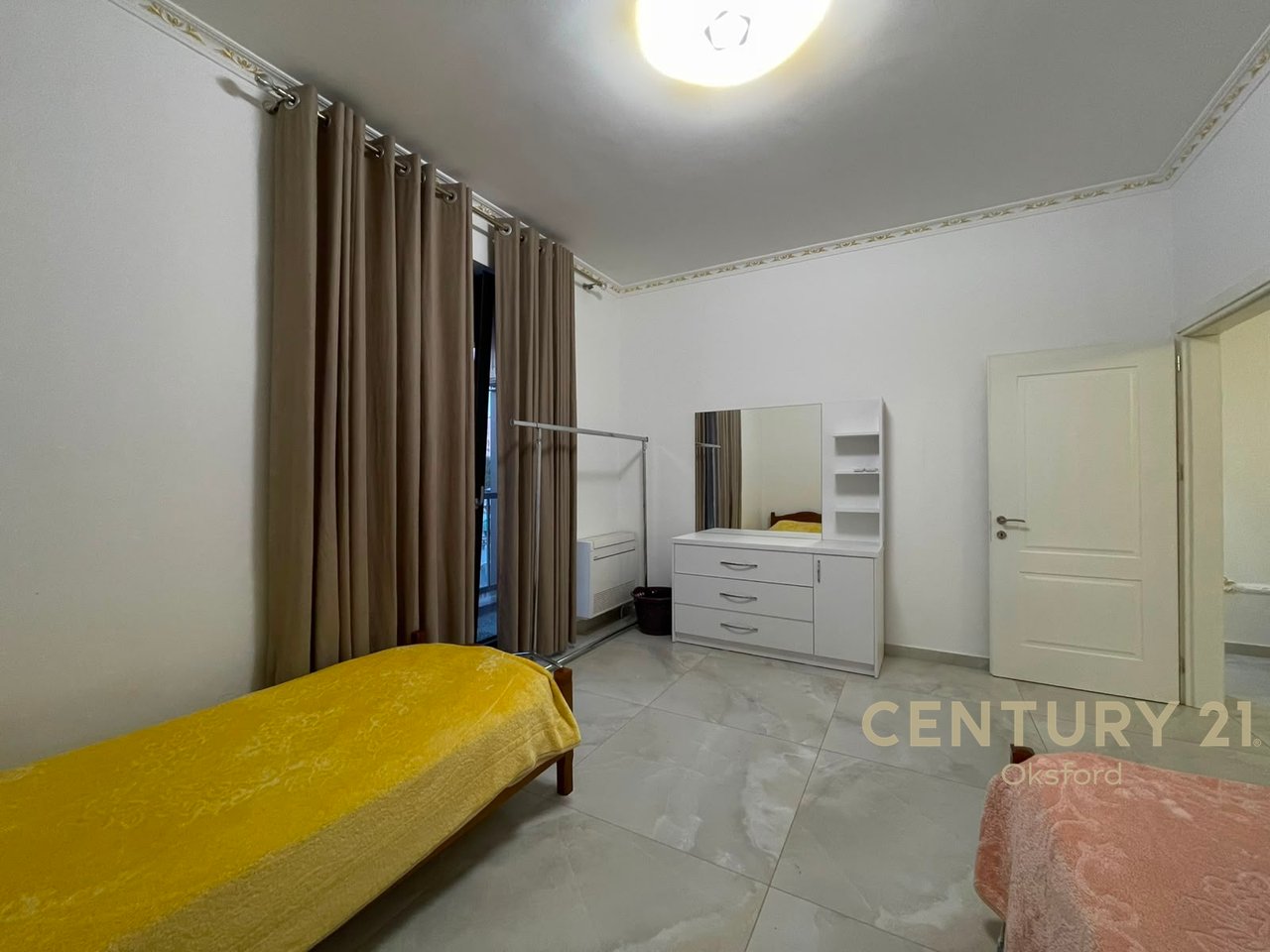 Jepet me qira apartament 2+1+2 te Ish Uzina Dinamo, përballë tregut.