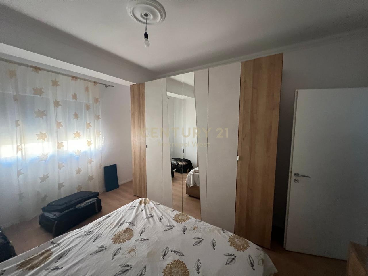 Appartamento 1+1 con Garage in Affitto – Bulevardi Blu, Kamëz, vicino a Rrethit të Ullirit