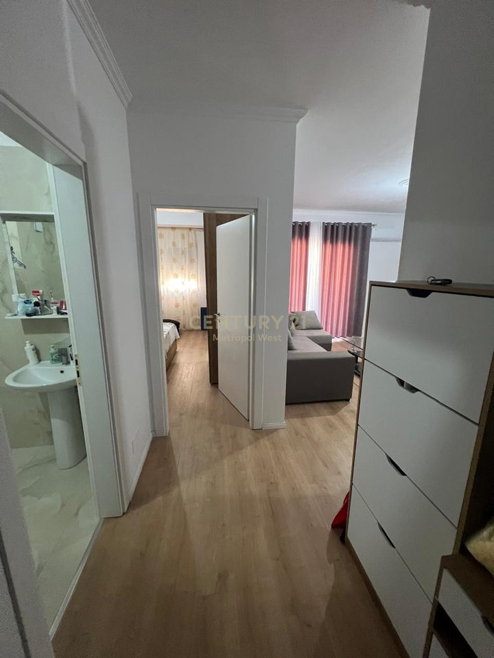 Appartamento 1+1 con Garage in Affitto – Bulevardi Blu, Kamëz, vicino a Rrethit të Ullirit