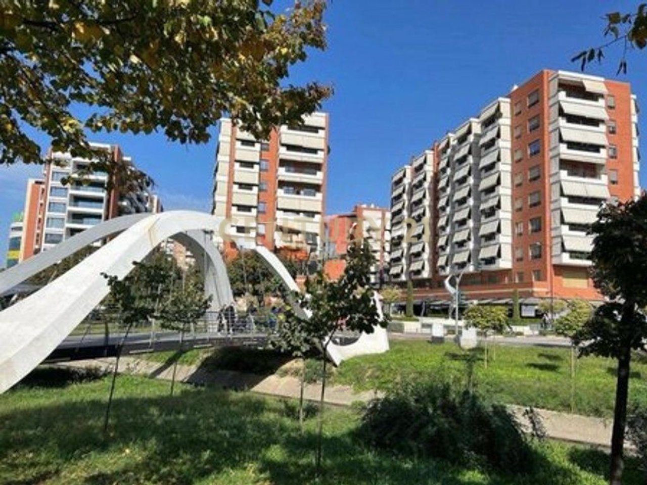 Locale commerciale in vendita nel Complesso Delijorgji – Uno dei complessi più richiesti in città!