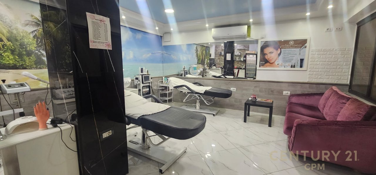 Spazio Commerciale In Affitto in Via Durrës, Tirana - 500€ | 70 m²