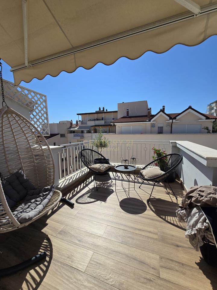 Penthouse 3+1+2+ 2 verandas +2 parking spaces