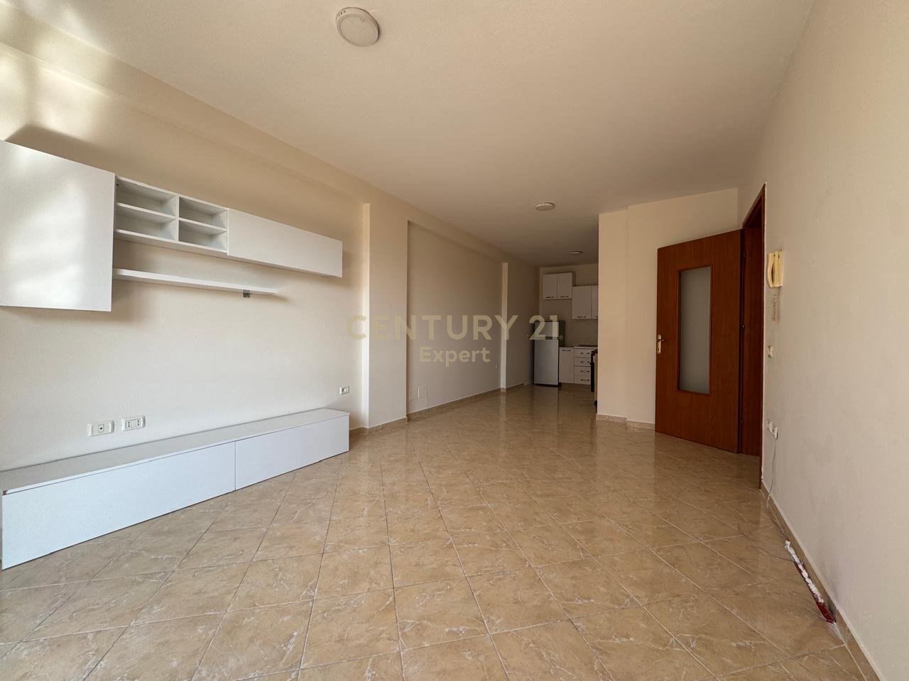 AFFITTIAMO 2+1+P VUOTO VICINO ALLA STRADA DELLE BARRICATE