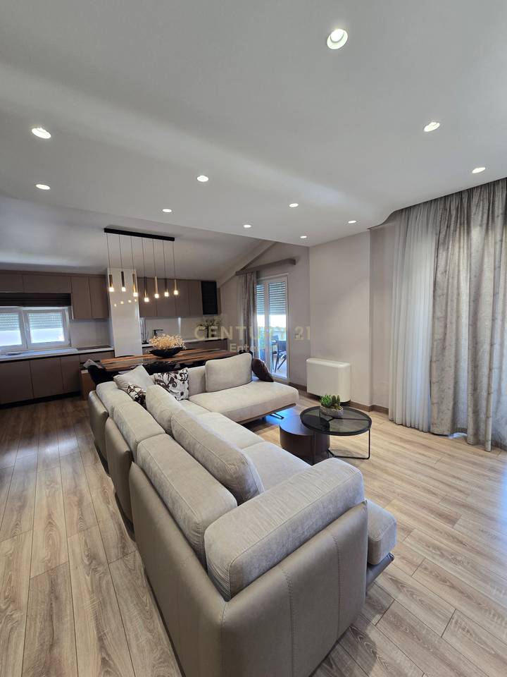 Penthouse 3+1+2+ 2 verandas +2 parking spaces
