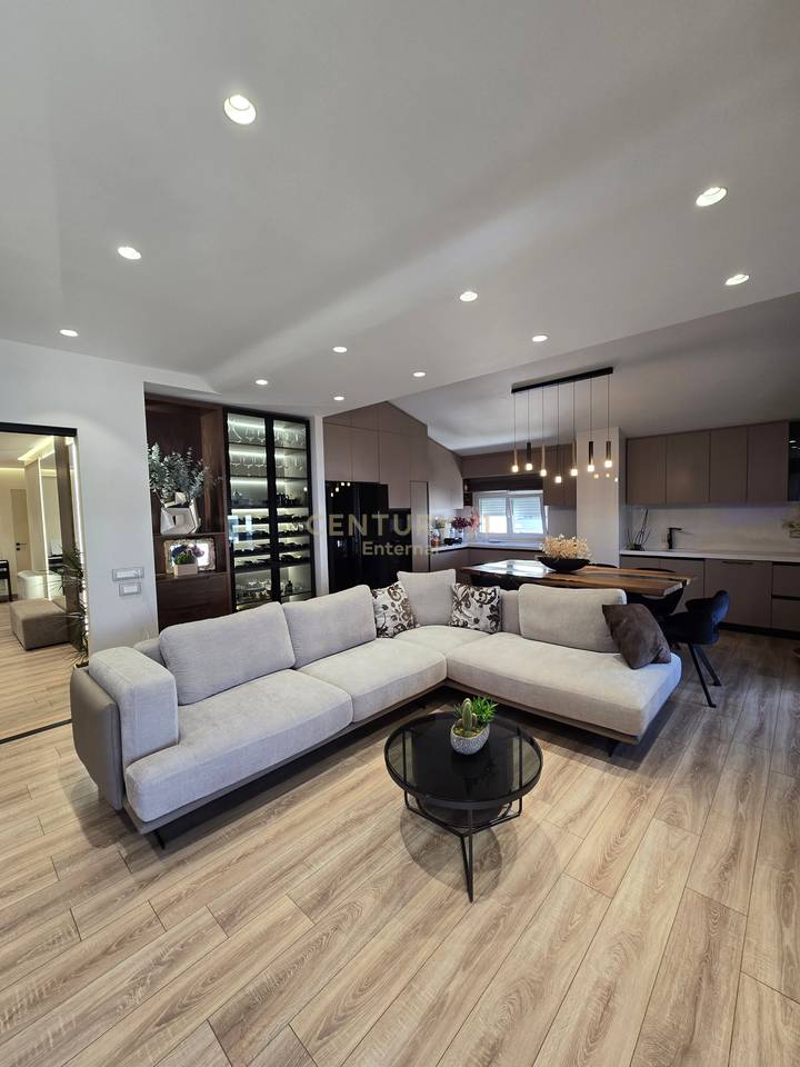 Penthouse 3+1+2+ 2 verandas +2 parking spaces