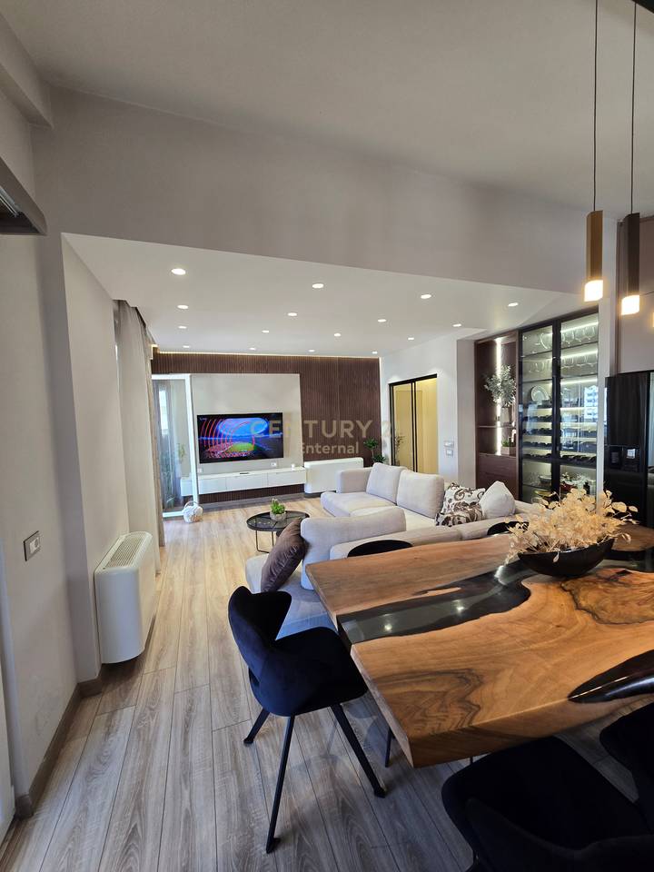 Penthouse 3+1+2+ 2 verandas +2 parking spaces
