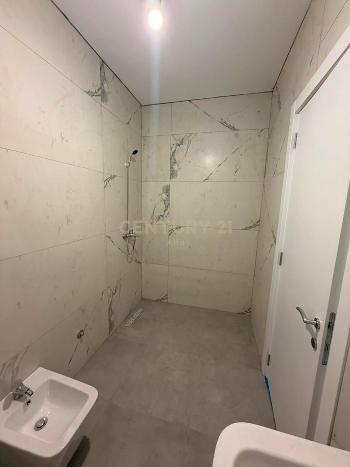 Apartament 3+1+2 me Qira në Univers City | Kati 5 | Post Parkimi + Depo | 500€/Muaj