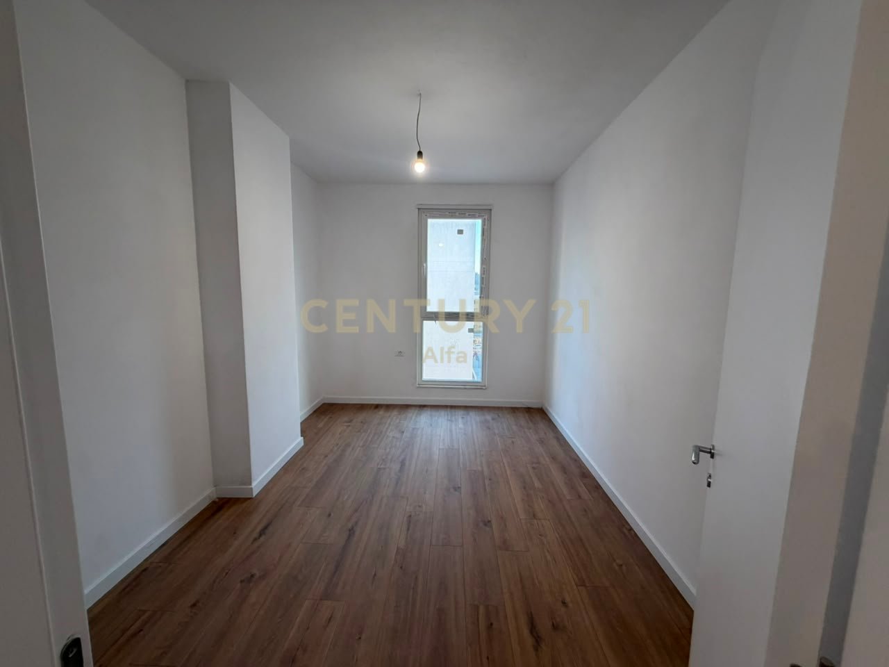 Apartament 3+1+2 me Qira në Univers City | Kati 5 | Post Parkimi + Depo | 500€/Muaj