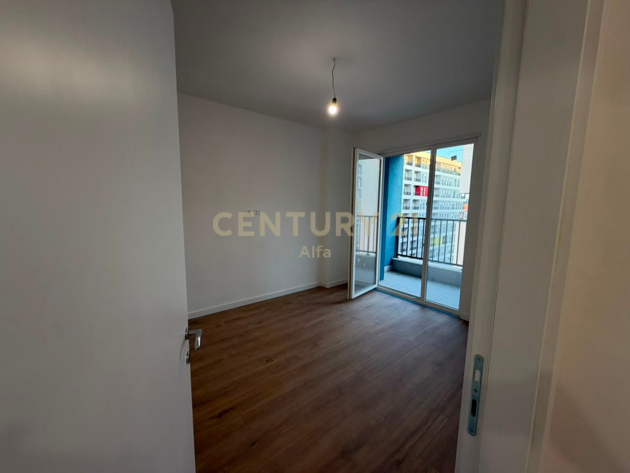 Apartament 3+1+2 me Qira në Univers City | Kati 5 | Post Parkimi + Depo | 500€/Muaj
