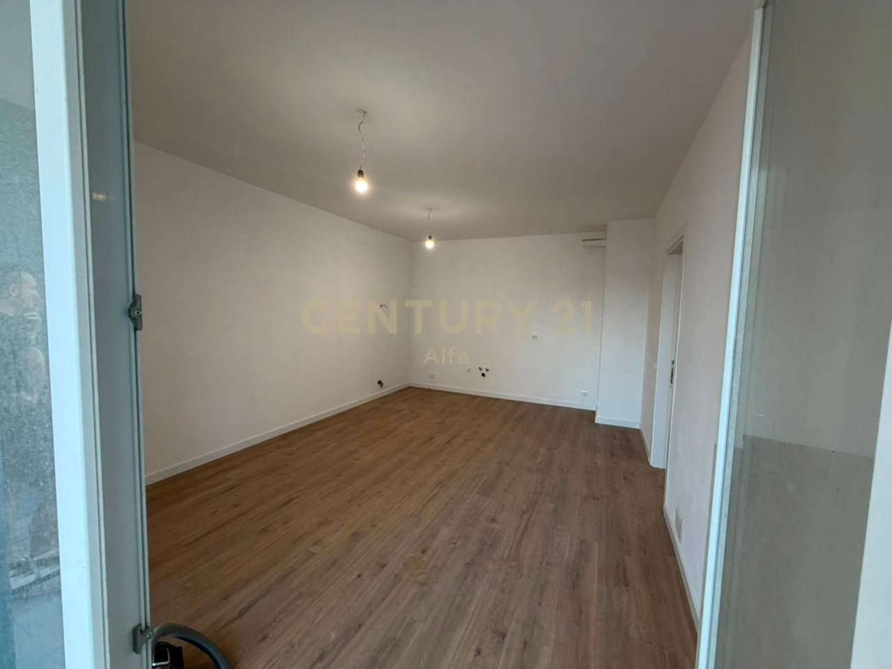 Apartament 3+1+2 me Qira në Univers City | Kati 5 | Post Parkimi + Depo | 500€/Muaj