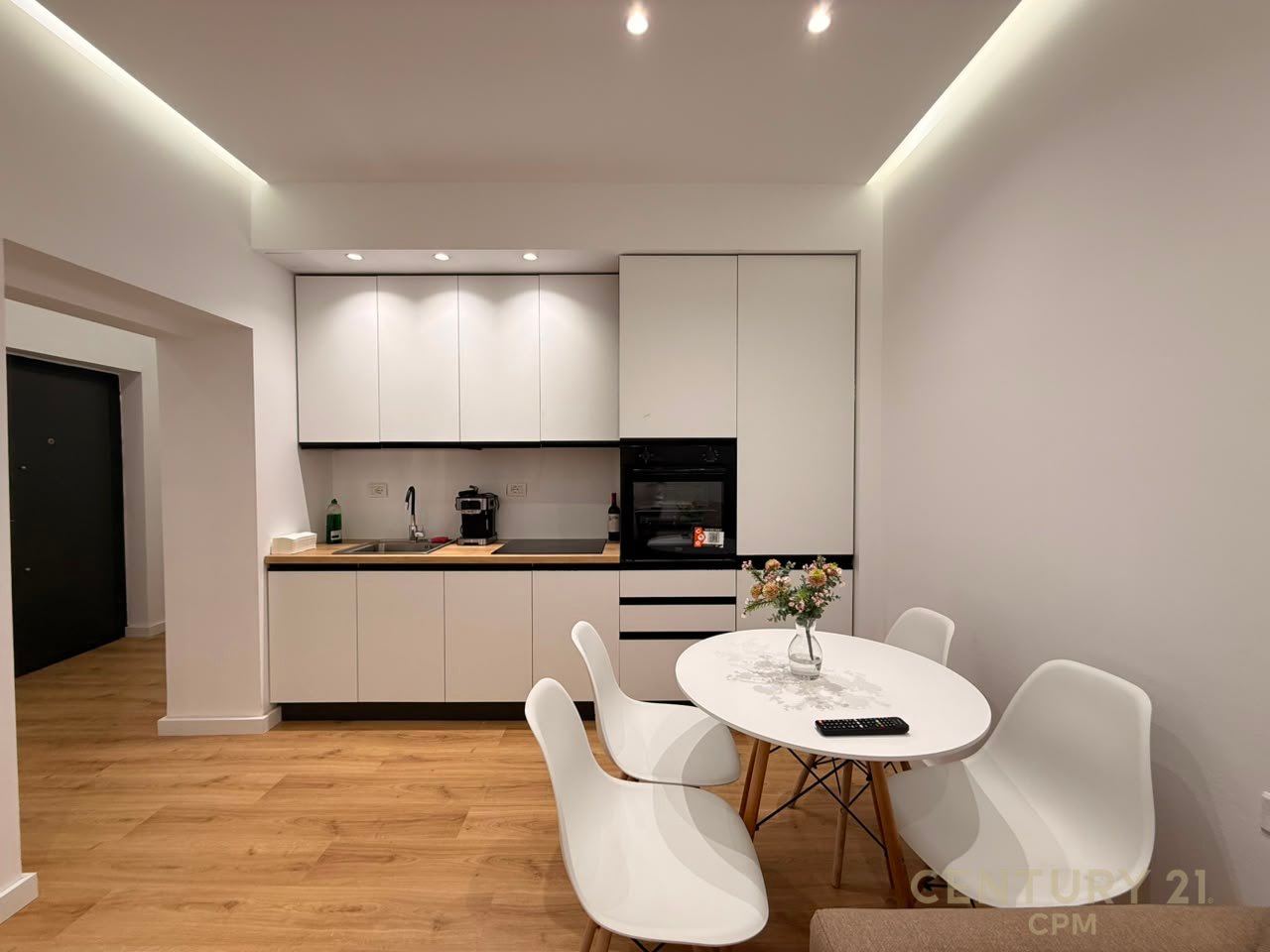 AFFITTASI APPARTAMENTO MODERNO 1+1 VICINO A VASIL SHANTO !