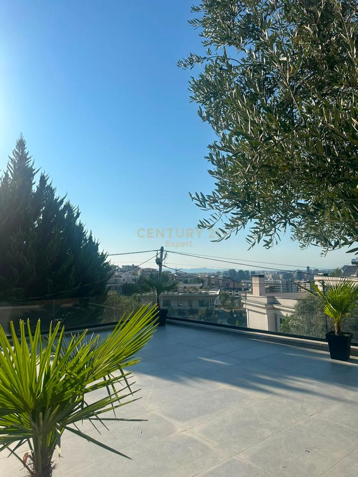 Villa di 3 piani in affitto, Lago Secco, Tirana.