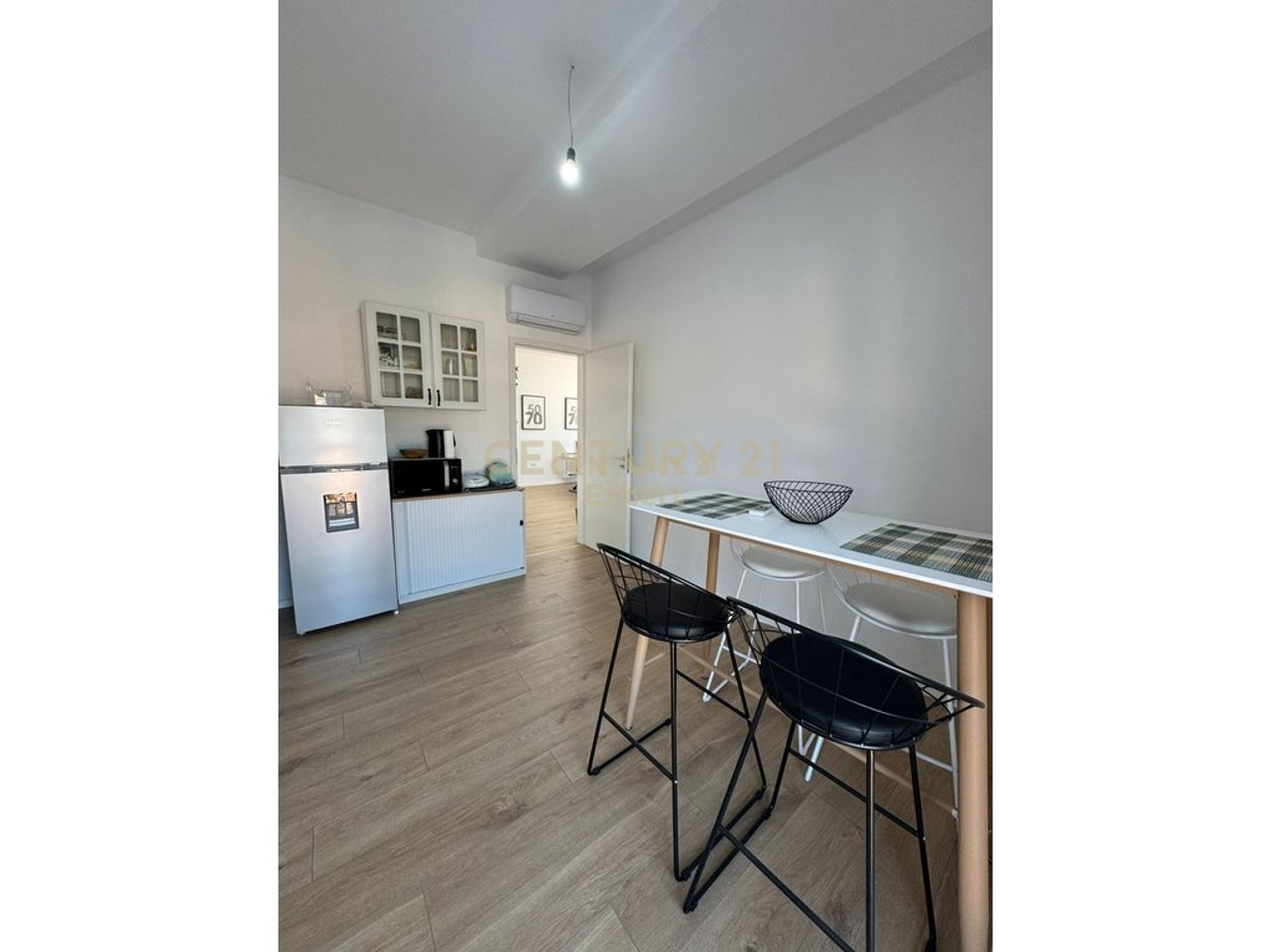 AFFITTIAMO UFFICIO CON 3 AMBIENTI DI LAVORO PRESSO LA RESIDENZA SIRI 2!
