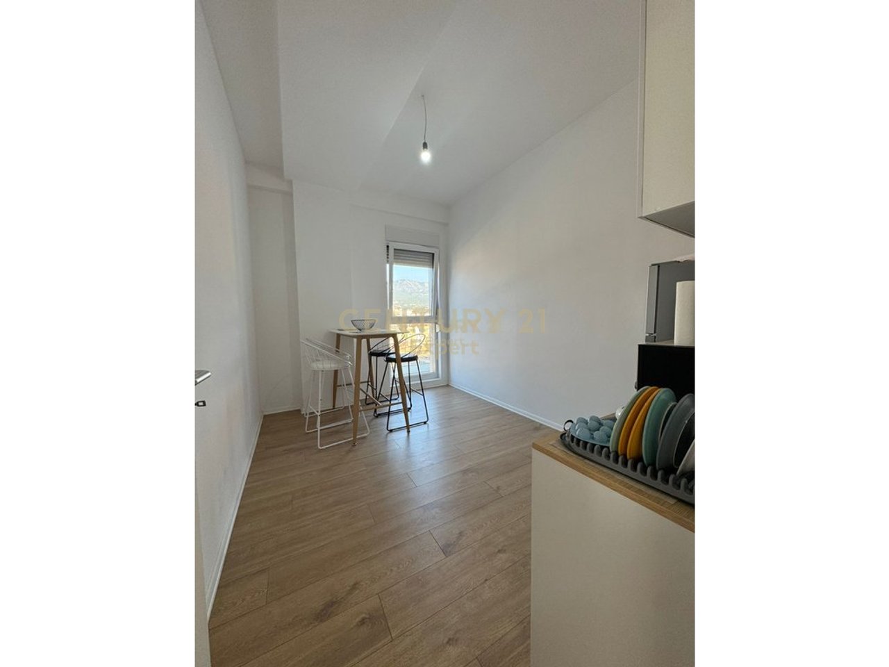 AFFITTIAMO UFFICIO CON 3 AMBIENTI DI LAVORO PRESSO LA RESIDENZA SIRI 2!