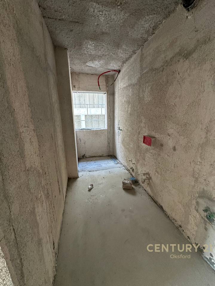 2+1+2 Apartment with Large Veranda for Sale in Saranda