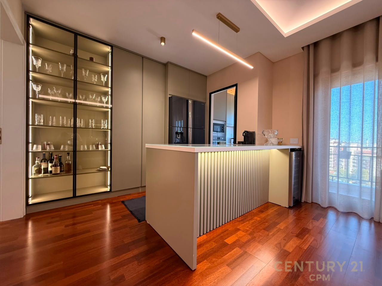 JEPET ME QIRA APARTAMENT 3+1+ GARAZH TEK AMBASADA AMERIKANE !