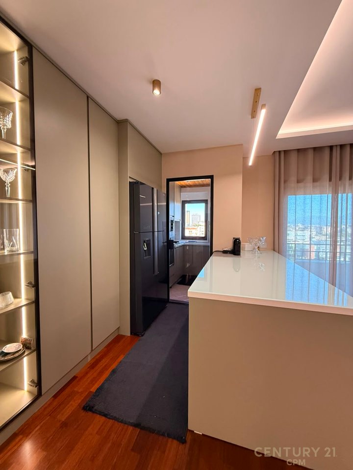 JEPET ME QIRA APARTAMENT 3+1+ GARAZH TEK AMBASADA AMERIKANE !
