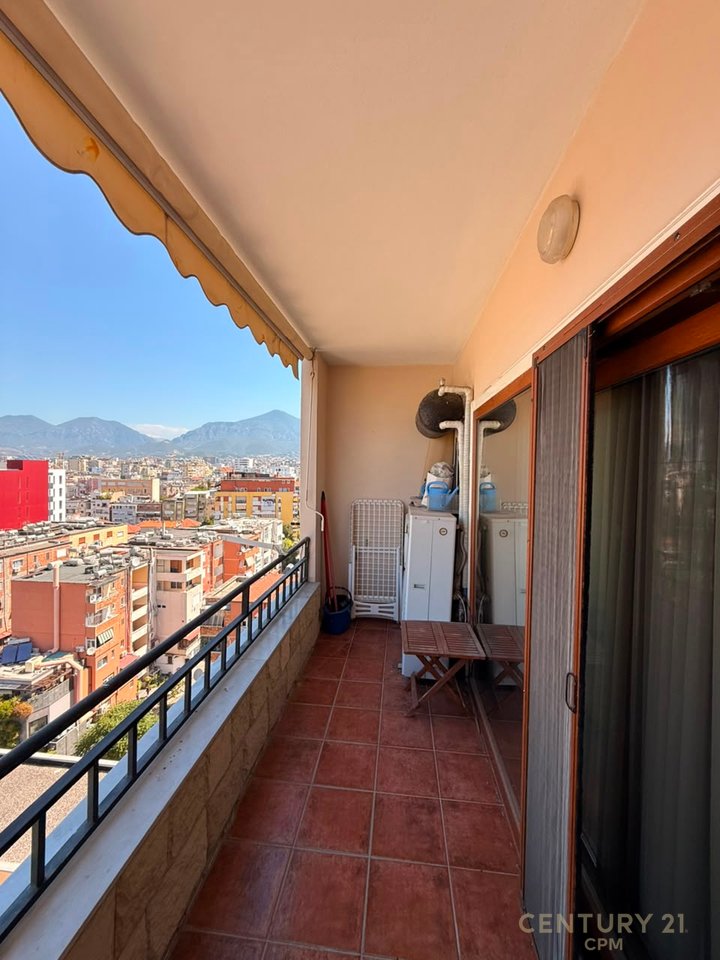 JEPET ME QIRA APARTAMENT 3+1+ GARAZH TEK AMBASADA AMERIKANE !