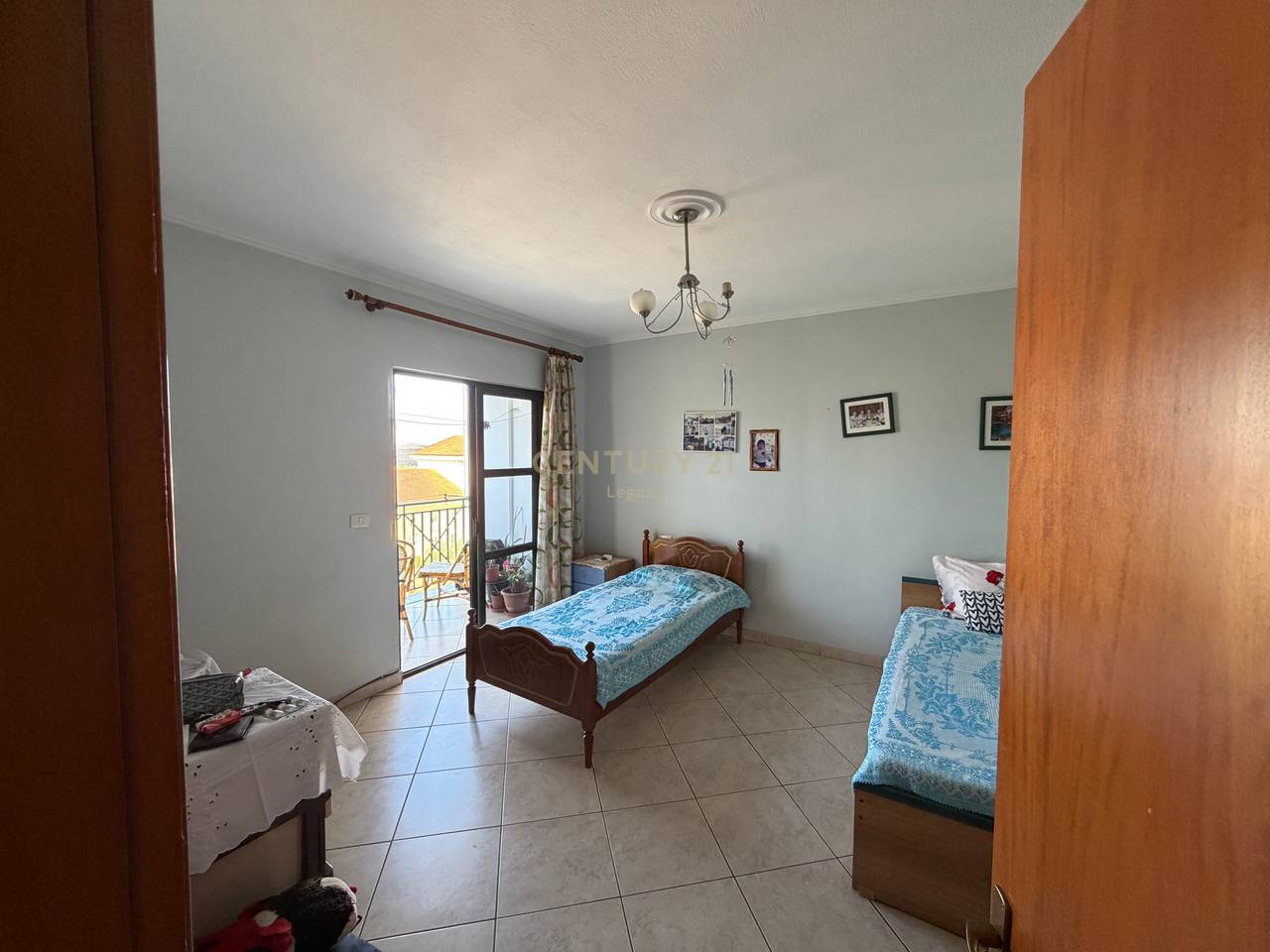 Shitet Apartament 2+1 ne Kinostudio