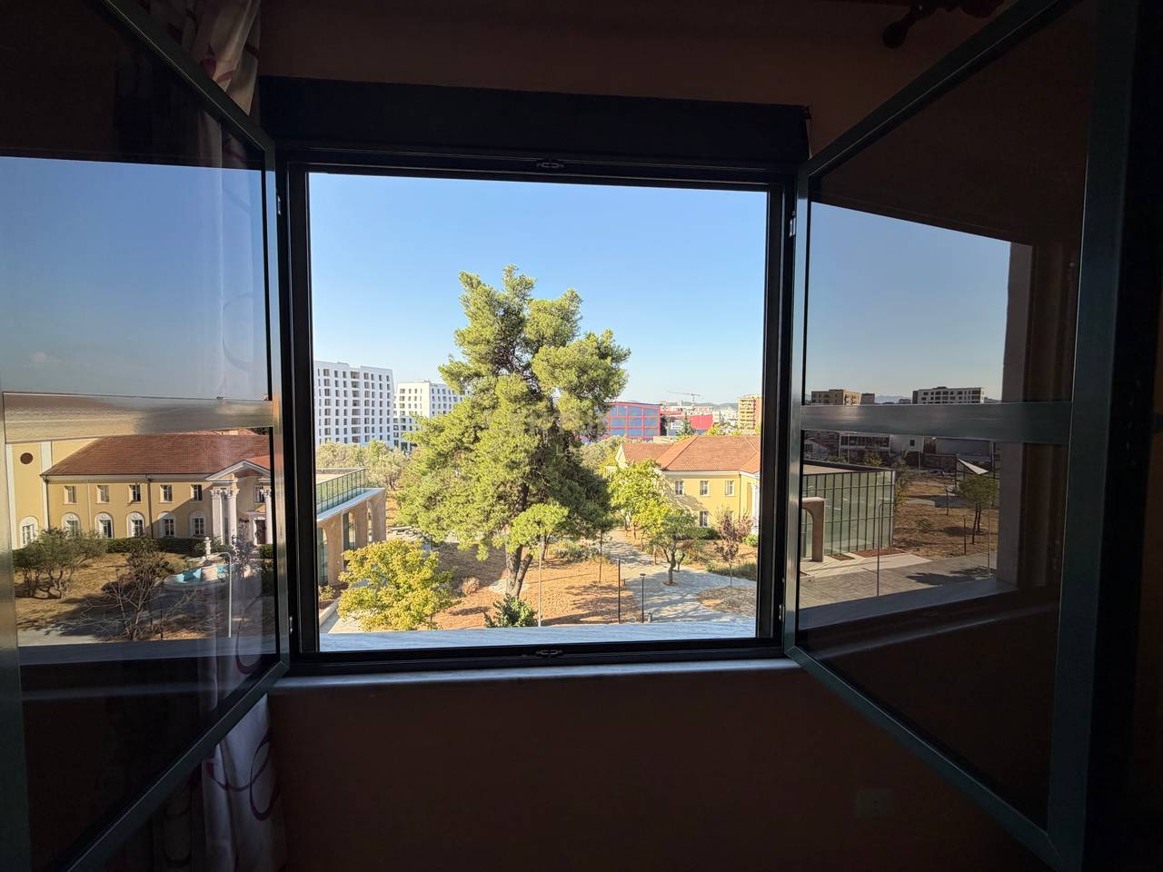 Shitet Apartament 2+1 ne Kinostudio