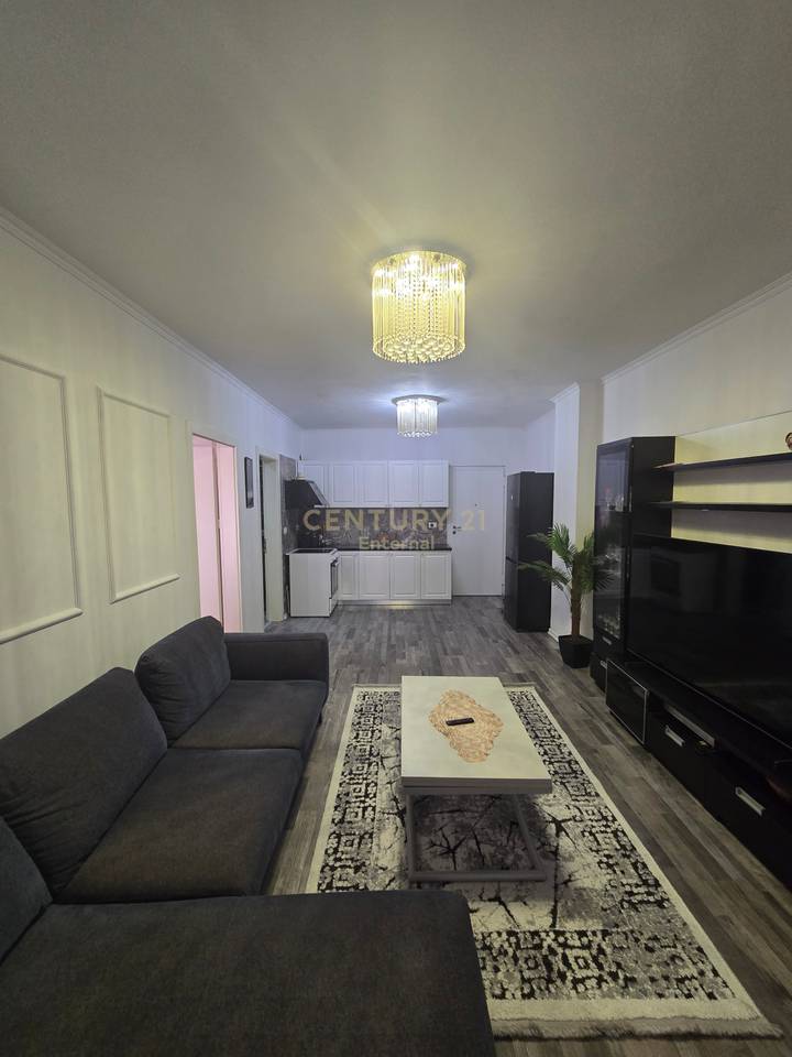 Apartment 1+1 for Rent at Komuna e Parisit