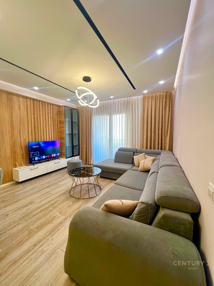 Apartament 2+1 me post parkimi me qira, Ish-Parku, Rruga Ndre Mjeda