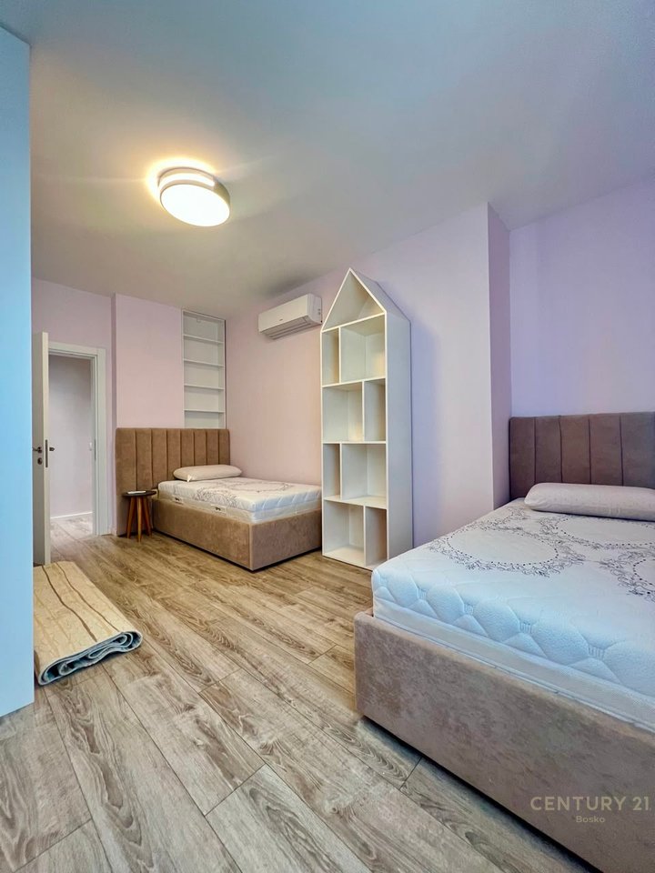 Apartament 2+1 me post parkimi me qira, Ish-Parku, Rruga Ndre Mjeda