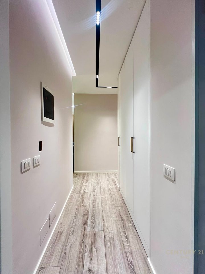 Apartament 2+1 me post parkimi me qira, Ish-Parku, Rruga Ndre Mjeda