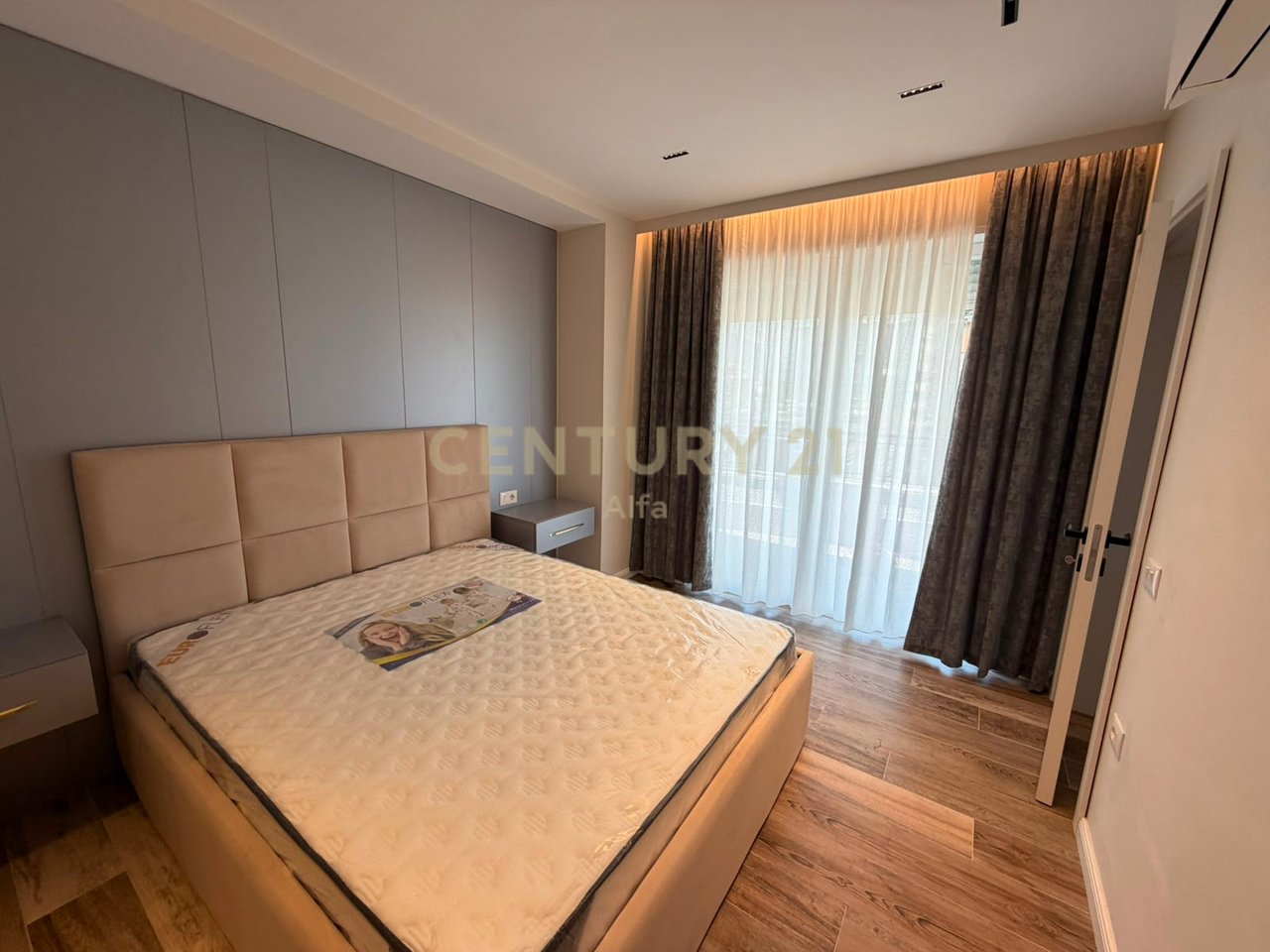 Premium Apartment 1+1 + Parking – Donika Center, Tirana