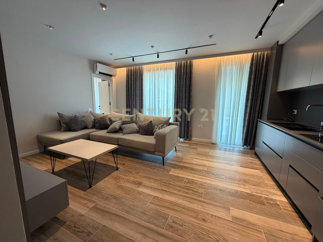 Premium Apartment 1+1 + Parking – Donika Center, Tirana